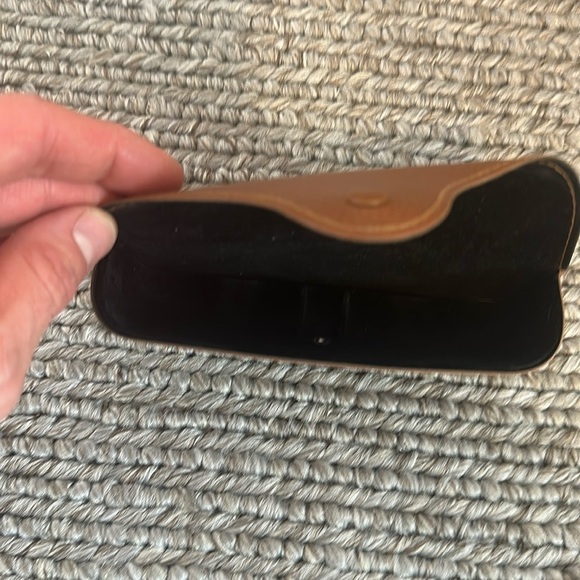 Ray-Ban brand brown leather sunglass case pre-owned great condition beautiful - Picture 6 of 6